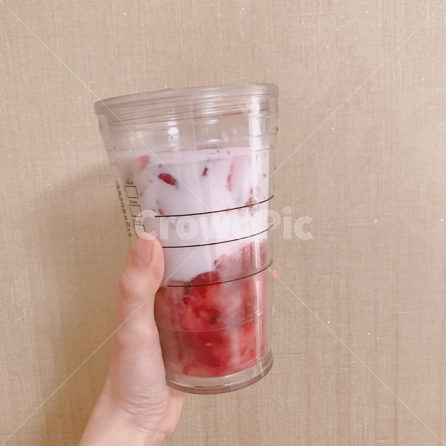 딸기우유,딸기쉐이크,생딸기우유,딸기우유쉐이크,strawberrymilk,음료수,drink,beverage