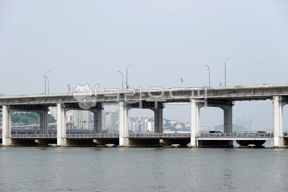 서울,한강,반포대교,잠수교,서울풍경,아파트,고층건물,시티,중심지,물,옥외,다리,대교,건축물,건물외관,도시,사무실,건물,seoul,hanriver,banpobridge,jamsubridge,seoullandscape,apartment,highrise,town,metropolis,water,outdoors,bridge,architecture,buildingexterior,city,office,building