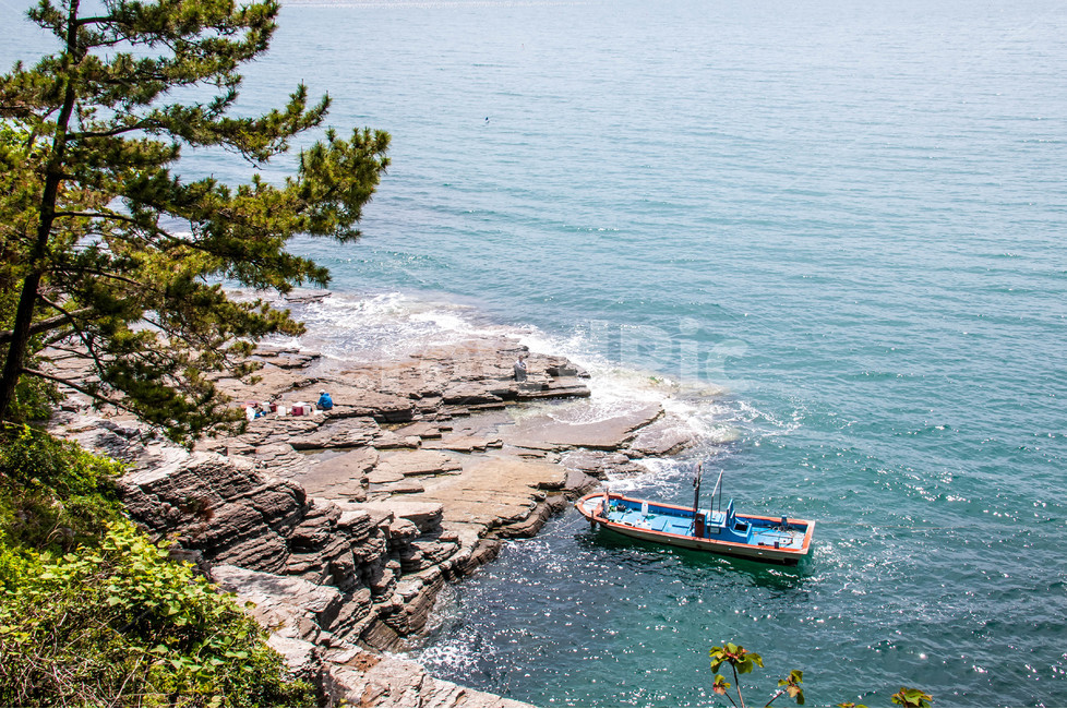 바다,풍경,바다풍경,절벽,파도,배,바위,자연,풍경,nature,landscape,한국자연풍경,한국자연경관,korea nature landscape,교통,교통수단,traffic,transportation,vehicle,차량,watercraft,선박
