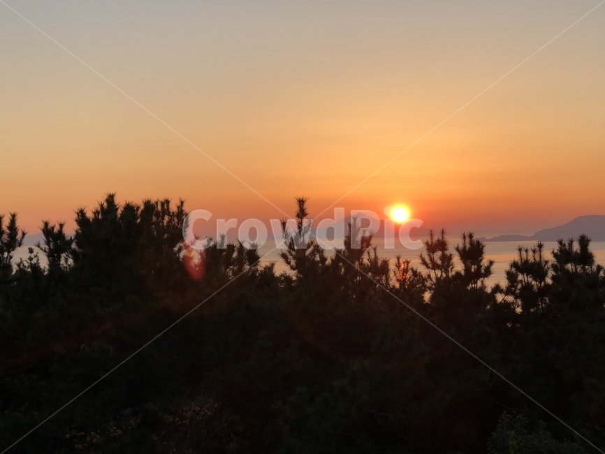 통영,달아공원,일몰,바다,숲,자연,풍경,nature,landscape,한국자연풍경,한국자연경관,korea nature landscape,outdoors,옥외,dusk,황혼,dawn,새벽,sky,하늘,red sky,붉은 하늘,sunset