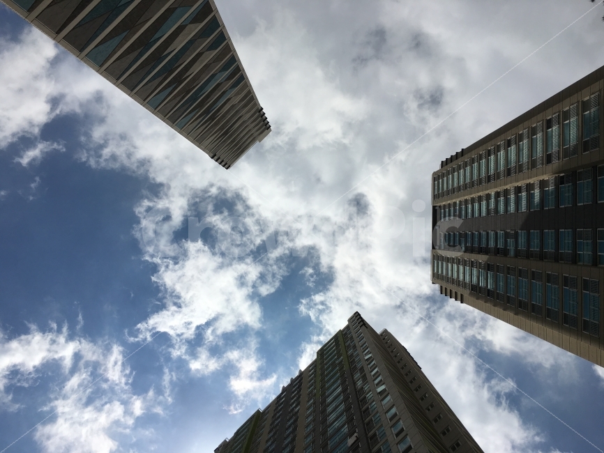 아파트,하늘,구름,빌딩,양산,여행,풍경,journey,trip,tour,travel,apart,apartment,sky,skyscraper,cloud,building,Yangsan,Korea,도시,풍경,city,landscape,건축물,건물외관,exterior,building,structure,architecture,construction,office building,사무실 건물,건물,urban,어반,시티,high rise,고층 건물,town