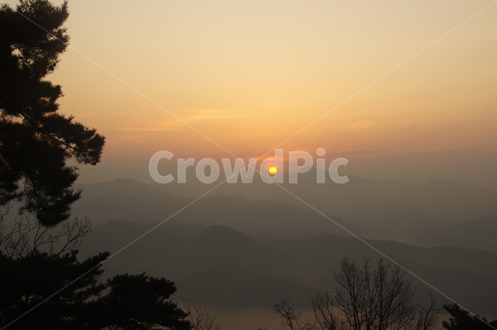 수종사일출,수종사,북한강일출,새벽드라이브,남양주일출,자연,풍경,nature,landscape,outdoors,옥외,sky,하늘,sunset,일몰,dusk,황혼,dawn,새벽,red sky,붉은 하늘
