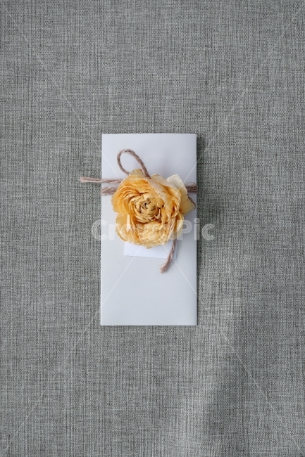 gift,dryflower,texture,cloth background,ribbon,dried flower,clothbackground,prop,giftbox,latter,event,dried flowers,card,cloth,object