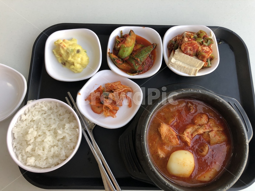 학식,식단,반찬,밥,국,김치
