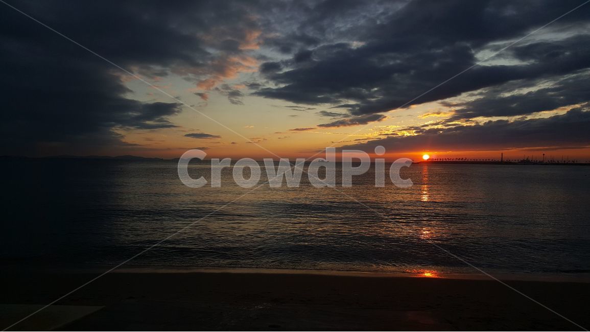 일몰,바다,하늘,풍경,태양,자연,풍경,nature,landscape,outdoors,옥외,dusk,황혼,dawn,새벽,red sky,붉은 하늘,sky,sunset,sunlight,햇빛