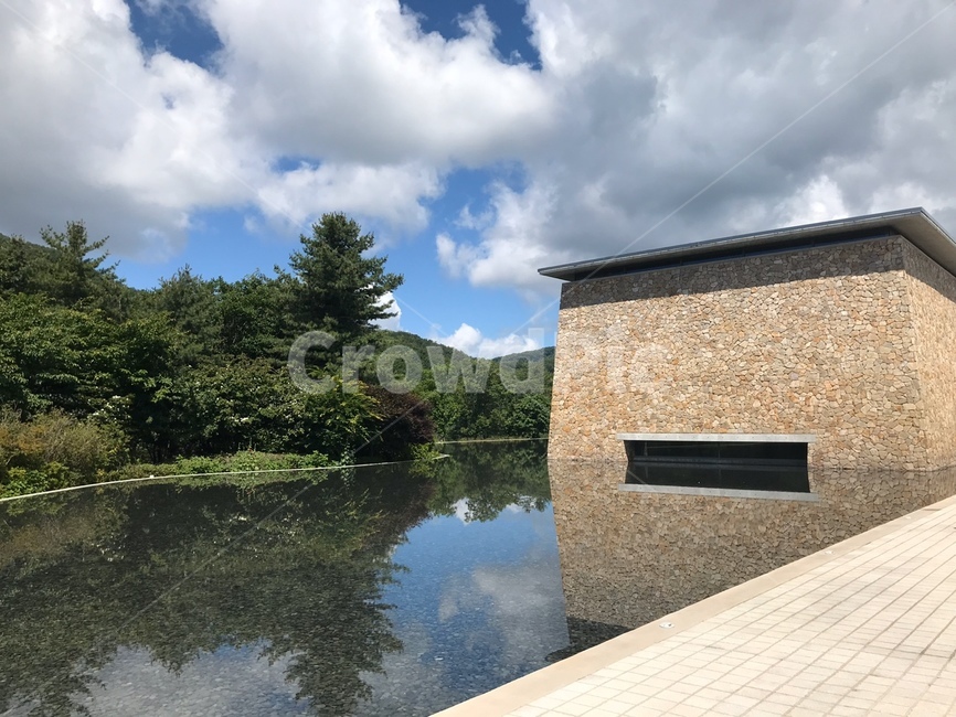nature,자연,outdoors,옥외,water,물,나무,하늘,건물,구름