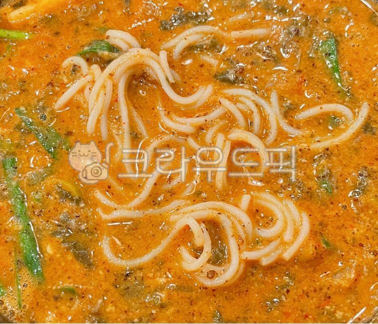 추어탕,얼큰추어탕,얼큰한,탕,국물,소면,면사리,사리면,면,면류,들깨가루,들깨,깨,음식,뚝배기,요리,식사,식재료,dish,meal,food,cook