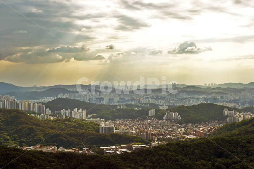 도심풍경,관악산,관악구,금천구,등산,아파트촌,구름,빛내림,한국도시풍경,한국도시경관,korea cityscape,landscape,경치,nature,자연,outdoors,옥외,scenery,풍경,aerial view,조감도