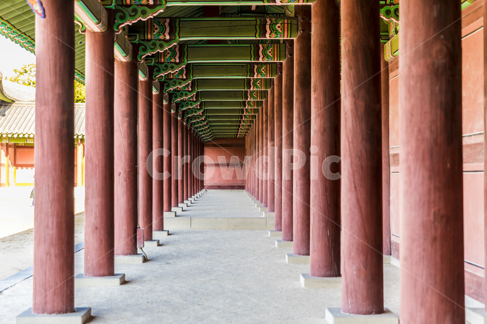 기둥,주춧돌,고궁,창덕궁,문화유산,전통가옥,문화재,단청,채색,한국전통,한국문화,korean traditional,korean culture,건축물,건물외관,exterior,building,structure,architecture,construction