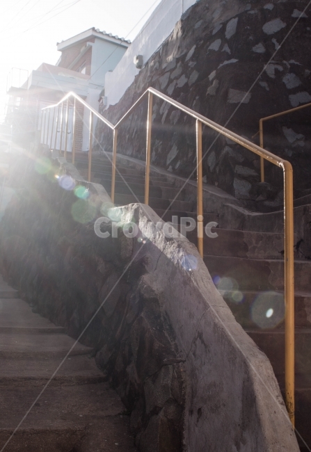 풍경,계단,골목,골목길,길,풍경사진,계단사진,골목사진,골목길사진,해,태양,햇빛,플레어,landscape,raod,도시,풍경,city,landscape,한국도시풍경,한국도시경관,korea cityscape,골목길,alley,감성,sensible,feeling,handrail,난간,banister,flare,light,빛