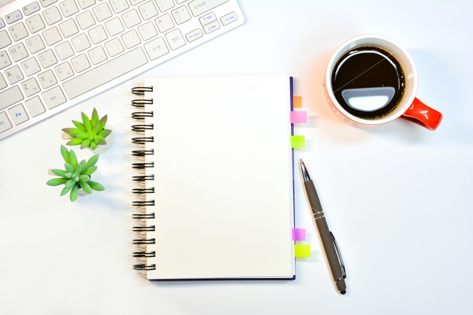 small,newsletter,catalog,sign,notepad,memo,simple,office,laptop,inside,number,white,draft,record,pen,visual,writing instrument,meeting,write,image,edit,work,brown,contents,background,plant,postit,little,note,Meeting,Clean,Publishing,pot,design,advertiseme