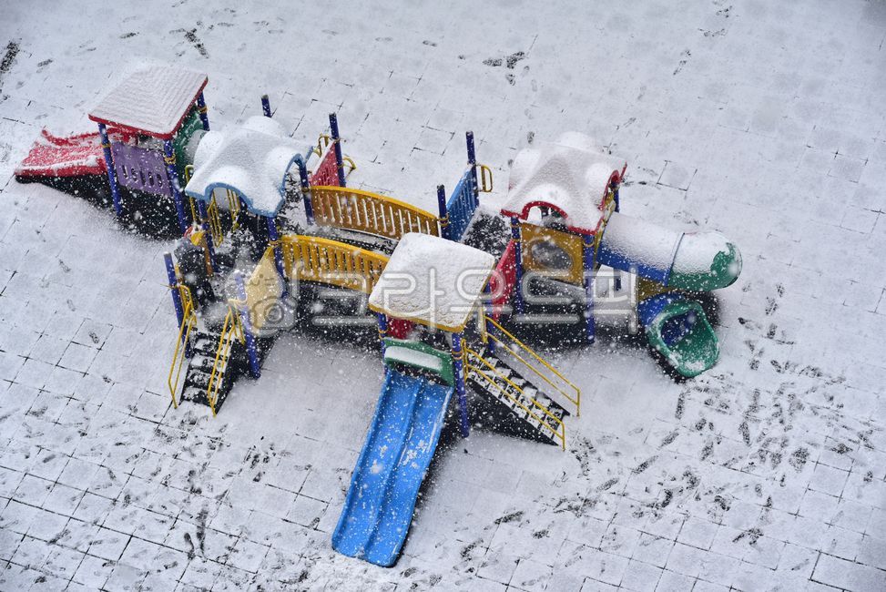 Christmas,snow footprints,complex playground,winter,First snow,childrens playground,playground,outdoor playground,Christmas photo contest,nature,public facility,structure,white Christmas,outdoors,amusement equipment,snow,slide,Footprints,amusement park,ap