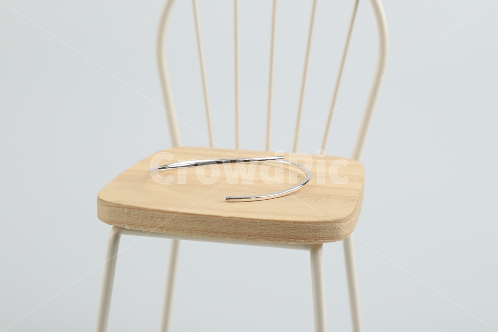 악세사리,쥬얼리,팔찌,쇼핑,패션,패션스타일,의상,fashion,style,사물,물건,오브젝트,thing,object,matter,연출,컨셉,콘셉,direction,concept