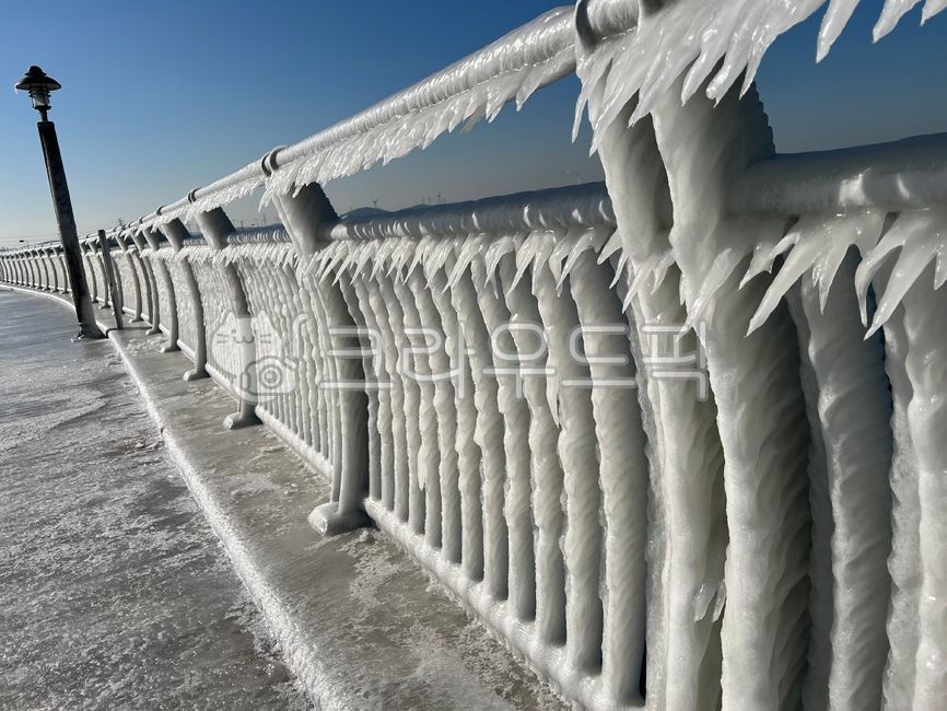 handrail, 난간, ice, 얼음, railing, 사진,이미지,일러스트,캘리그라피 - 쭝썬의하루작가