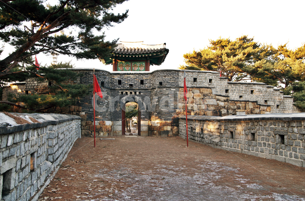 서남암문,암문,포사,수원화성,화성,수원,유네스코세계문화유산,비상문,홍예,성벽,용도,한국전통,한국문화,korean traditional,korean culture,랜드마크,landmark,tourist attraction,한국랜드마크,한국관광지,한국명소,korea landmark,korea tourist attraction,건축물,건물외관,exterior,building,structure,architecture,construction