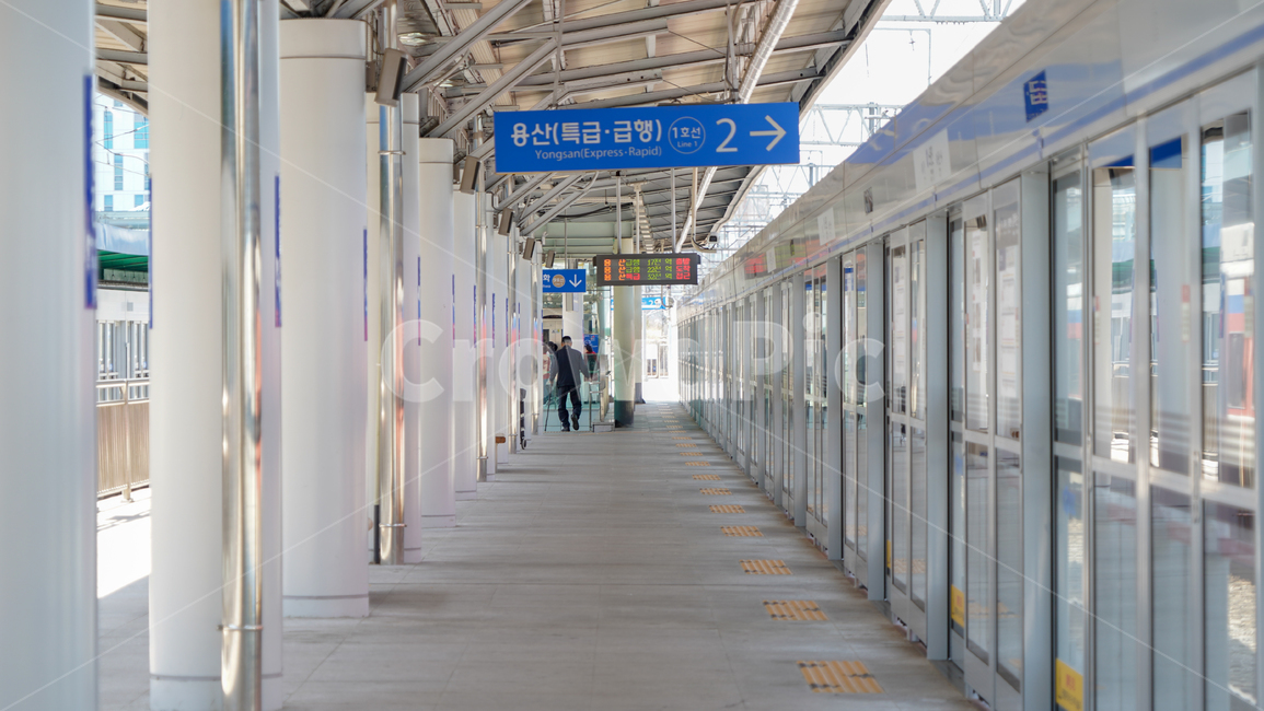 지하철,기차,플램폼,열차,퇴근길,교통,교통수단,traffic,transportation