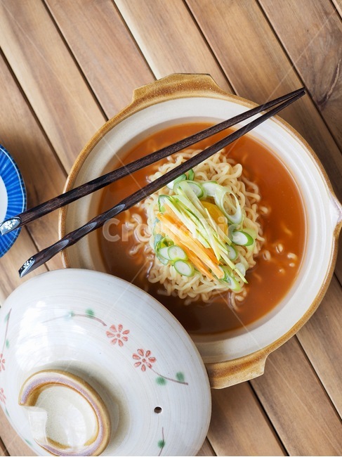 라면,음식,동아시아문화,그릇,배경,식사,요리하기,점심,식품및음료,아시아,파,건강한식생활,한국음식,대한민국,인스턴트국수,젓가락,라멘,음식,식재료,요리,food,cook,meal,dishes,food reserves,면류,면요리,noodles