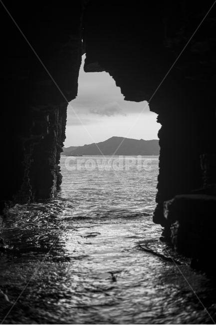 풍경,고성,파도,동굴,희망,빛,도전,자연,옥외,sea,바다,해안,흑백,모노톤,monochrome,black and white