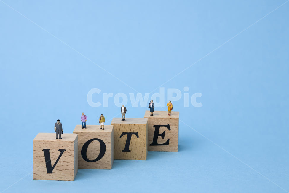 오브젝트,사람,선거,선거권,사람들,남자,여자,찬성,반대,성인,후보,큐브,미니어처,봄,대통령,투표,컨셉,누끼,기표,군중,남성,여성,십대,이십대,삼십대,중장년,장년층,중년층,기득권,보수,진보,여권,국회의원,파란색,블루,대통령선거,보궐선거,국회의원선거,결정,한표,의원,글자,영문,글씨,선거이미지공모전,연출,컨셉,콘셉,direction,concept