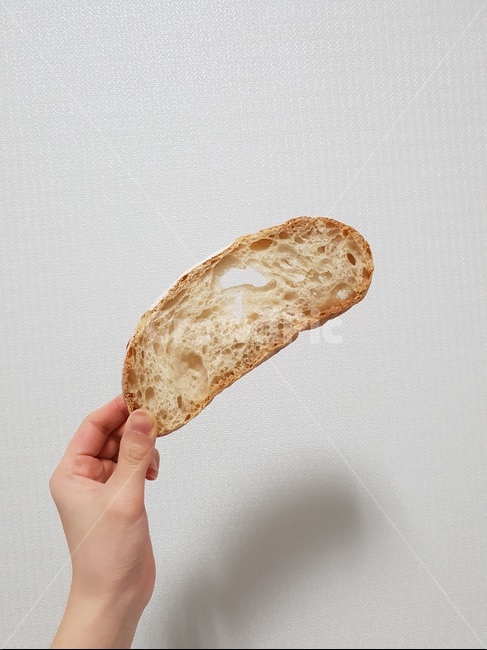 빵,깜빠뉴,기공,식사빵,간식,제빵,하드빵,음식,식재료,요리,food,cook,meal,dishes,food reserves,빵,bread,디저트,간식,후식,dessert,snack