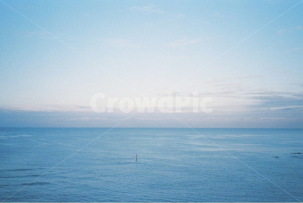 바다,바닷가,필름,필름사진,파도,자연,풍경,nature,landscape,감성,sensible,feeling,색깔,색상,색채,색감,color sense,color sensitivity,feeling of color,outdoors,옥외,sky,하늘,horizon,수평선