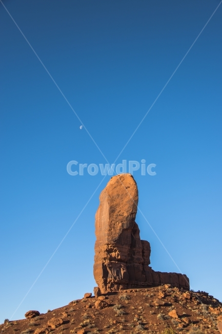 자연,돌,스톤,하늘,달,아침,풍경,낮,미국,랜드,여행,바위,신발,shoe,morning,stone,rock,usa,arizona,moon,sky,blue,brown,nature,natural,naturephotography,clear,landscape,land,utah,자연,풍경,nature,landscape,해외,외국,세계,foreign,oversea,world,세계자연풍경,해외자연풍경,외국자연풍경,world nature landscape,outdoors,옥외,cliff,낭떠러지