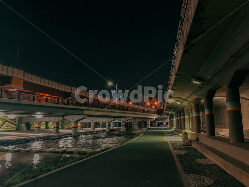 야경,산책,부산,런닝,감성,온천천,운동,야경,밤,풍경,nightscape,night,landscape,건축물,건물외관,exterior,building,structure,architecture,construction,road,도로,freeway,고속 도로