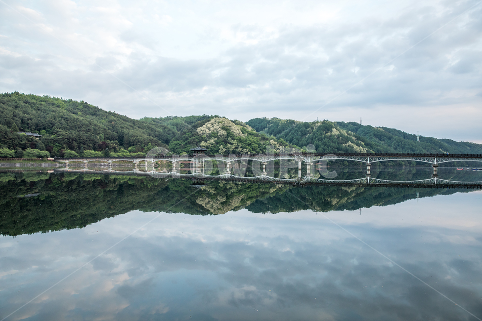 월영교,wolyeonggyo,관광지,touristdestination,풍경,반영,reflection,빛,light