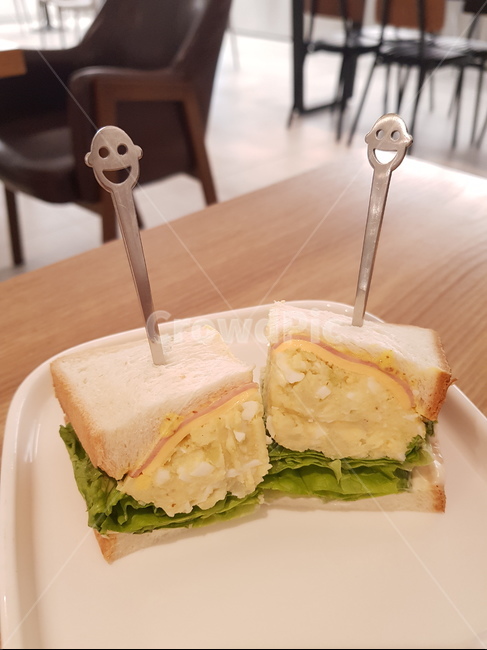 음식,샌드위치,식당,간식,식빵,포크