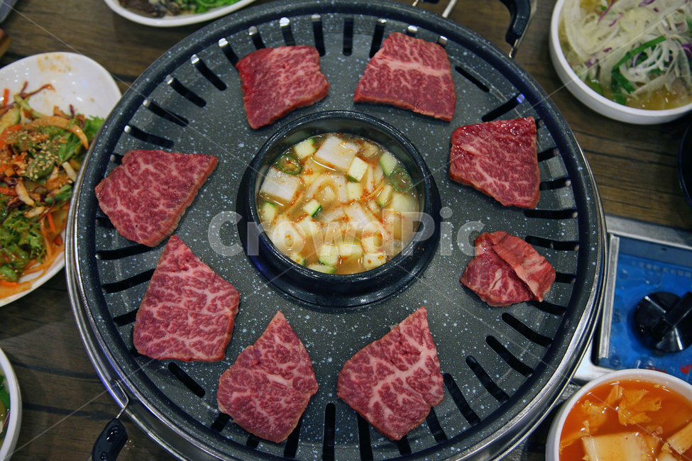 소고기,한우,구이,고기,육류,찌개,된장찌개,뚝배기,음식,한식,불판,식당,쇠고기,반찬,음식,식재료,요리,food,cook,meal,dishes,food reserves,육류,고기,meat,한식,한국음식,한국요리,korean food,korean dishes,korean meal,korean cook