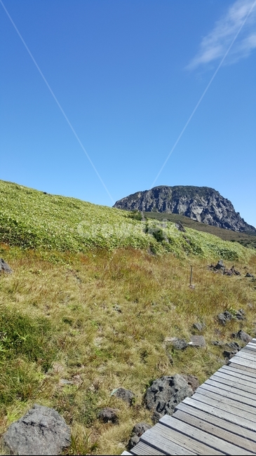 백록담,한라산,영실코스,윗세오름,제주도산,맑은하늘,언덕,자연,푸른나무,넓은언덕,자연풍경,우리나라자연풍경,우리나라산,높은산,평화로움,힐링,햇살