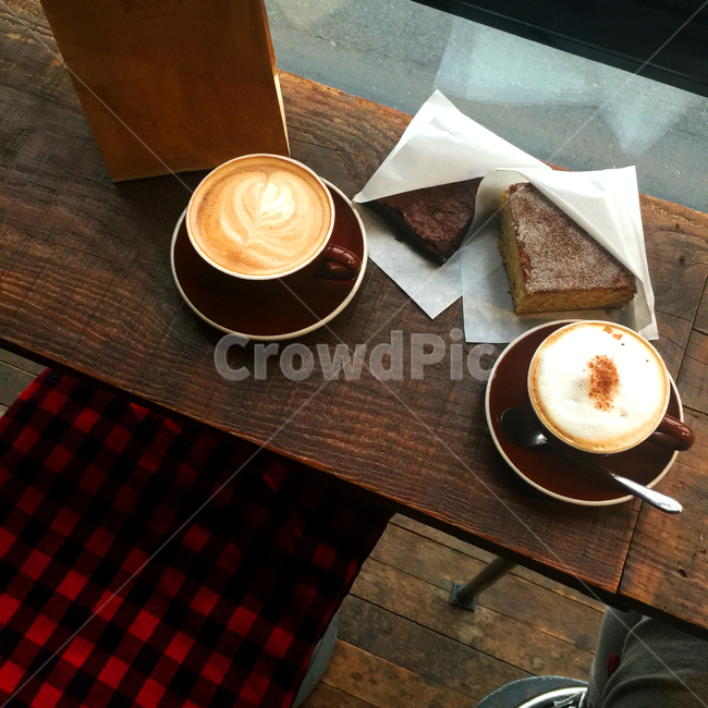 커피,라떼,거품,힐링,시간,따뜻함,포근함,달달한,친구,사랑,우정,대화,음식,식재료,요리,food,cook,meal,dishes,food reserves,디저트,간식,후식,dessert,snack,커피,카페,coffee,cafe