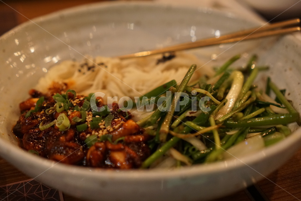 낙지소면,낙지볶음,한식,한국음식,매운음식,매운낙지,homemade,delicious,식사,음식,요리,브런치,건강식,food,dish,cooking,octopus,소면,부추,asianfood,koreanfood,해산물,국수