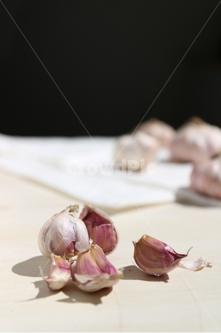사진,마늘,야채,채소,햇마늘,나무,원목,질감,재질,빈티지,육쪽마늘,깐마늘,패브릭,갈릭,통마늘,재료,식자재,텍스처,garlic,wholegarlic,vegetable,food,wood,texture,음식,식재료,요리,food,cook,meal,dishes,food reserves,채소,야채,vegetables