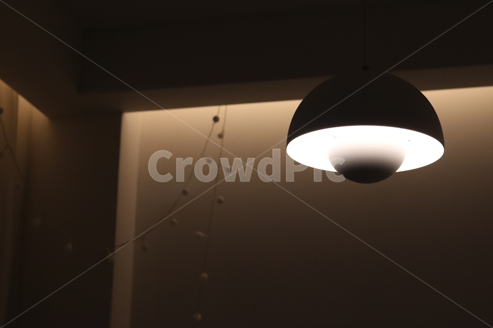 조명,카페,전구,light,lamp,감성,감성사진,아늑함,실내,소품,전등,등불,희망,인테리어,실내디자인,interior design