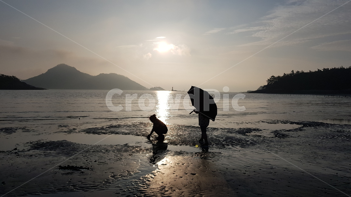 person,바다,노을,자연,인물,해,저녁,인물실루엣,사람실루엣,character silhouette,human silhouette