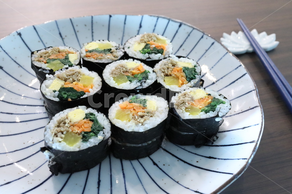 김밥,야채,채소,단무지,시금치,당근,계란,김,식사,점심,음식,식재료,요리,food,cook,meal,dishes,food reserves,한식,한국음식,한국요리,korean food,korean dishes,korean meal,korean cook
