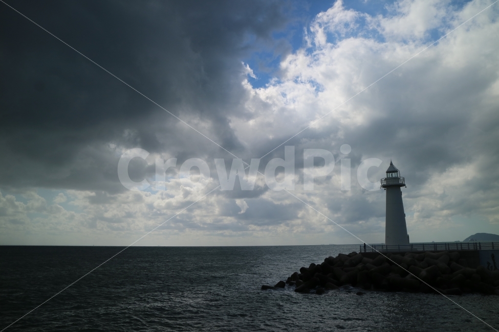 등대,바다,구름,먹구름,풍경,자연,울적,우울,위협,자연,풍경,nature,landscape,등대,lighthouse