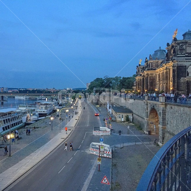 독일,드레스덴,경치,풍경,germany,dresden,landscape,scenary,road,도로,person,사람,human,인간,freeway,고속도로