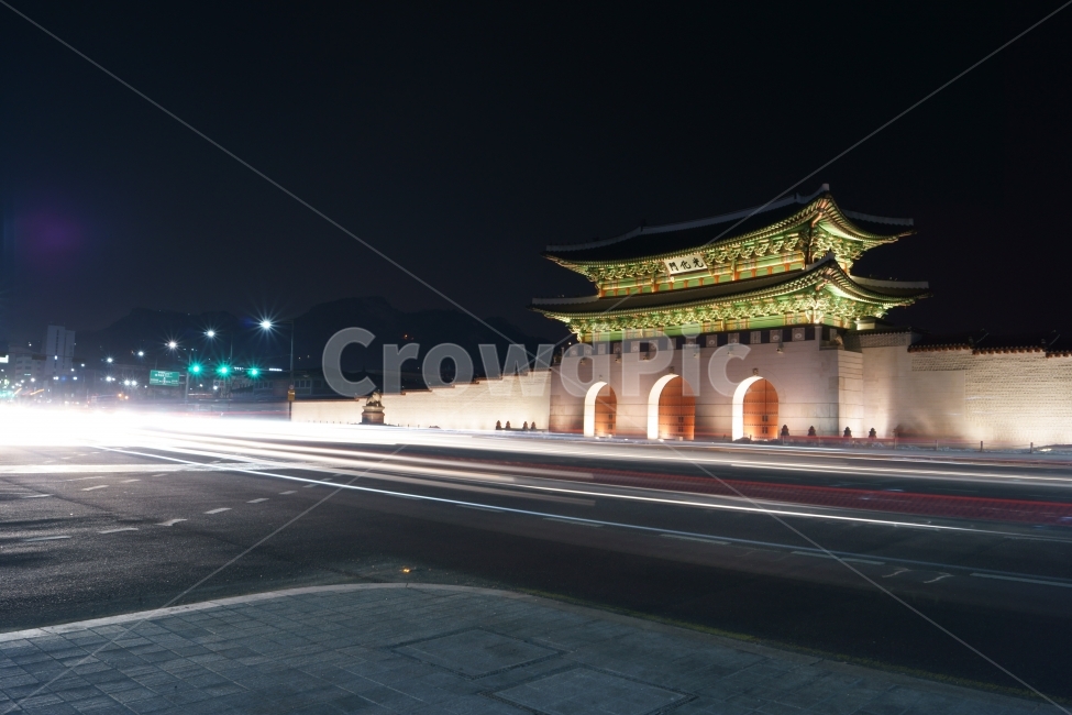 광화문,라인,야경,장노출,랜드마크,서울,야경,밤,풍경,nightscape,night,landscape,한국전통,한국문화,korean traditional,korean culture,랜드마크,landmark,tourist attraction,한국랜드마크,한국관광지,한국명소,korea landmark,korea tourist attraction,교통,교통수단,traffic,transportation,architecture,건축물,building,건물,temple,신전