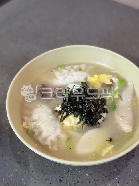 식사,떡국,떡만두굿,떡만둣국,설음식,설날음식,설요리,설날요리,food,koreanfood,tteokguk