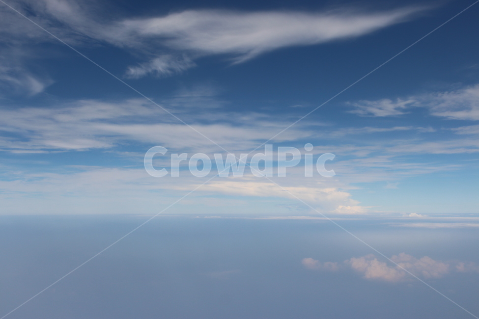 구름,하늘,뭉게구름,하얀구름,파란하늘,비행기뷰,햇살,대기권,cloud,sky,cumulus,whitesky,bluesky,airplaneview,sunshine,atmosphere