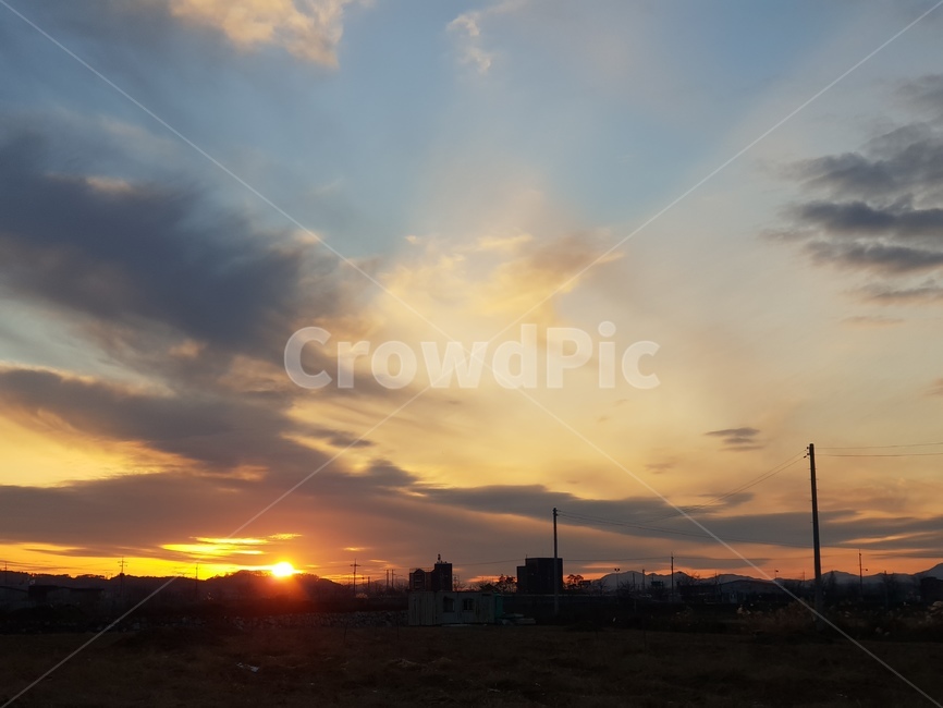 일몰,석양,구름,빛,풍경,하늘,nature,자연,outdoors,옥외,sunlight,햇빛,sky,dawn,새벽,red sky,붉은 하늘,sunset,dusk,황혼