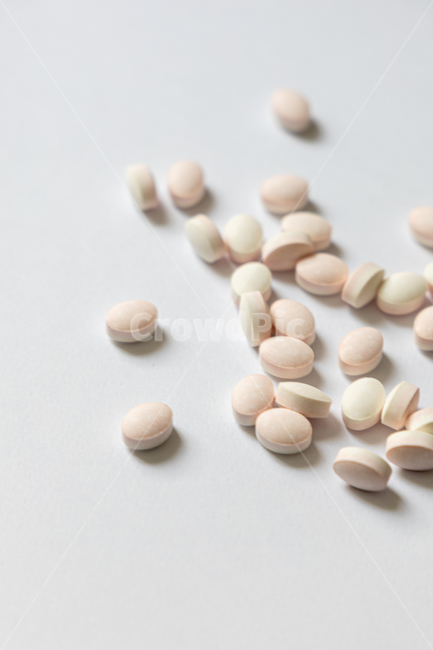 addiction,antibiotic,capsule,care,closeup,concept,cure,dose,drug,group,healthcare,hospital,ill,medical,medicament,medicine,pain,painkiller,pharmaceutical,prescription,recovery,science,supplement,treatment,vitamin,약물치료,알약,비타민,약,약물,치료,처방,치유,영양제