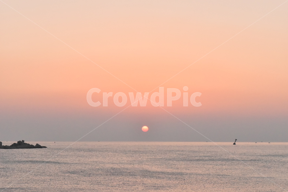 일출,바다,하늘,노을,일몰,동해,속초,섬,겨울,여행,붉은,그라데이션,낭만,senset,sea,sky,sun,자연,풍경,nature,landscape,색깔,색상,색채,색감,color sense,color sensitivity,feeling of color,outdoors,옥외