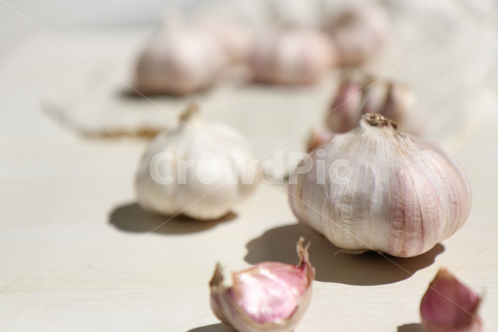 사진,마늘,야채,채소,햇마늘,나무,원목,질감,재질,빈티지,육쪽마늘,깐마늘,패브릭,갈릭,통마늘,재료,식자재,텍스처,garlic,wholegarlic,vegetable,food,wood,texture,음식,식재료,요리,food,cook,meal,dishes,food reserves,채소,야채,vegetables
