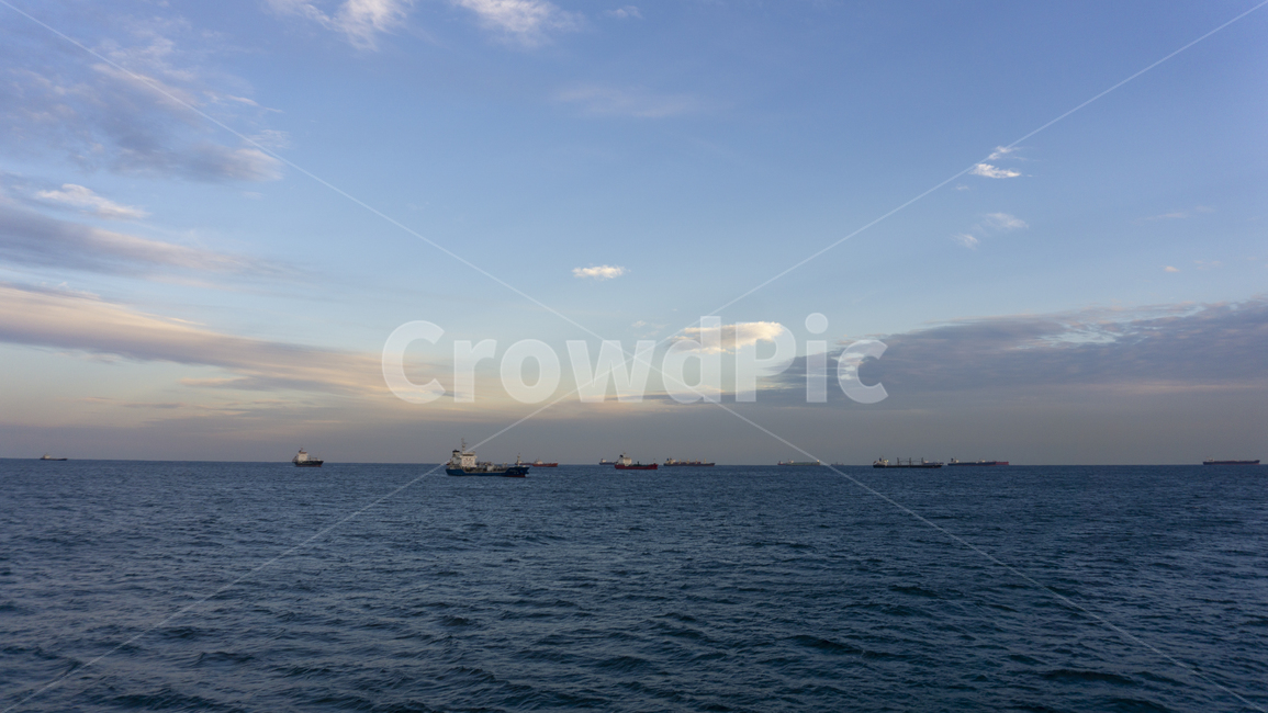 바다,구름,일몰,sunset,sea,clouds,blue,파랑,하늘색,하늘,선박,ship,자연,nature,햇빛,황혼,붉은하늘,새벽,나라