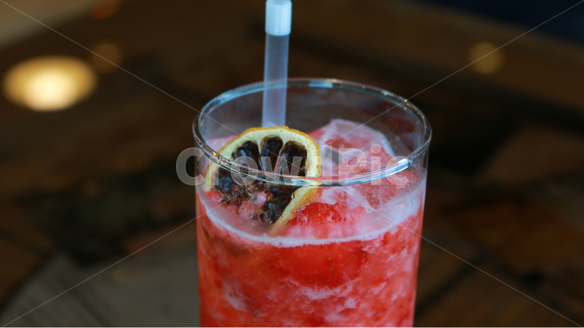 주스,에이드,생과일주스,생과일,딸기,음료,카페,접사,분위기,데코,데코레이션,음료수,drink,beverage,색깔,색상,색채,색감,color sense,color sensitivity,feeling of color