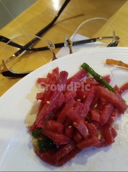 육회,식사,안경,육식,음식,한국음식,food,raw,meal,meat,glasses,전통음식