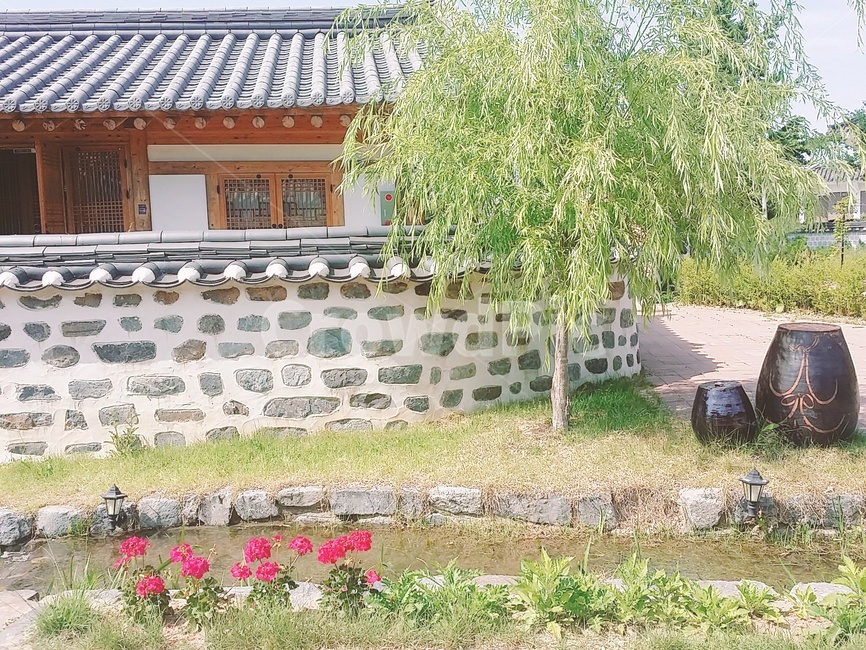 한옥마을,한옥,항아리,전통,전통마을